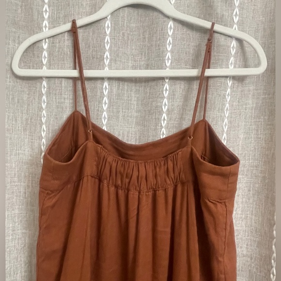 Abercrombie & Fitch Tiered Midi Dress in Rust - Picture 4 of 5